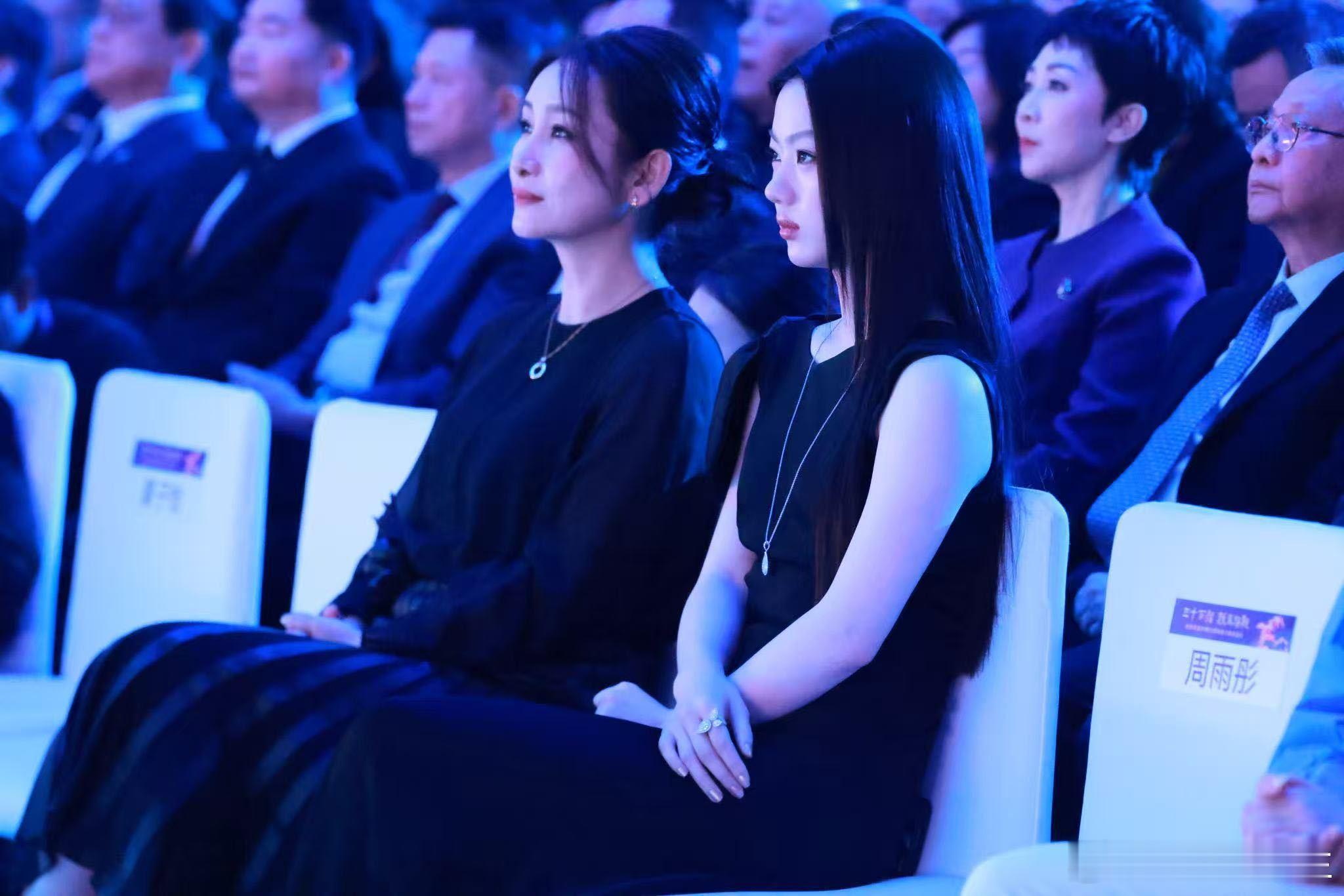 单依纯大湾区电影音乐晚会宣传大使恭喜我们的实力歌手单依纯！担任大湾区电影音乐晚会