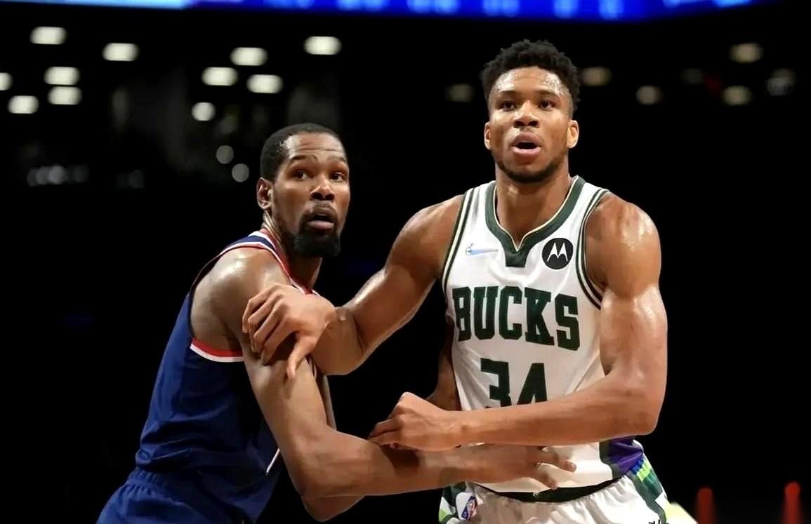 一个FMVP，两个MVP。
就这三样，直接就把天聊死了，真的。
别看他俩冠军数一