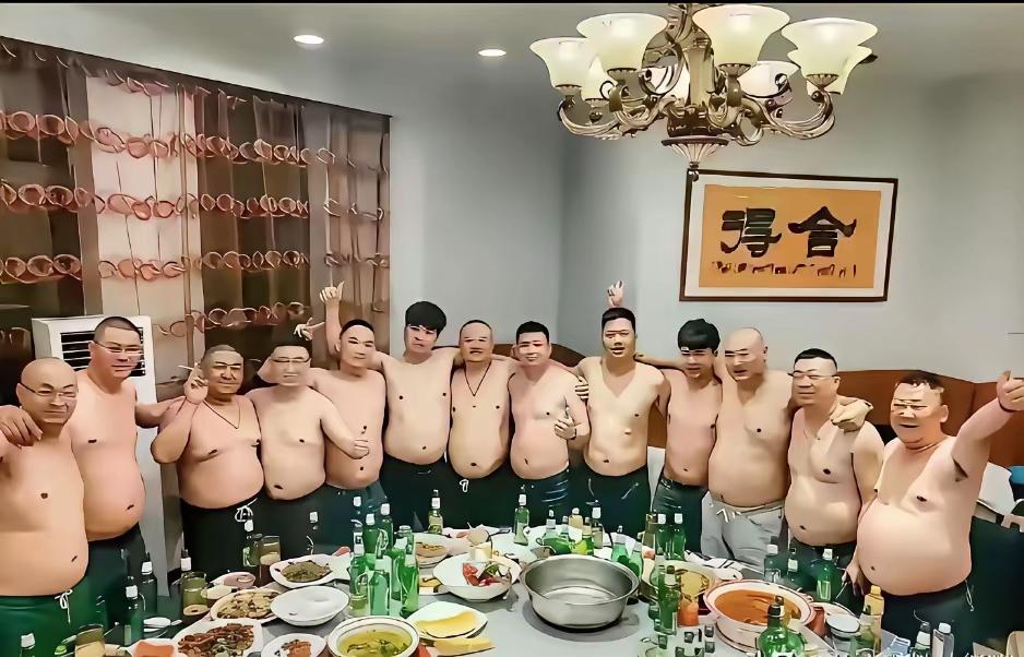 有人发文称，为什么男人到了中年以后肚子都发福成了这个样子？像下面图片中的男人，一