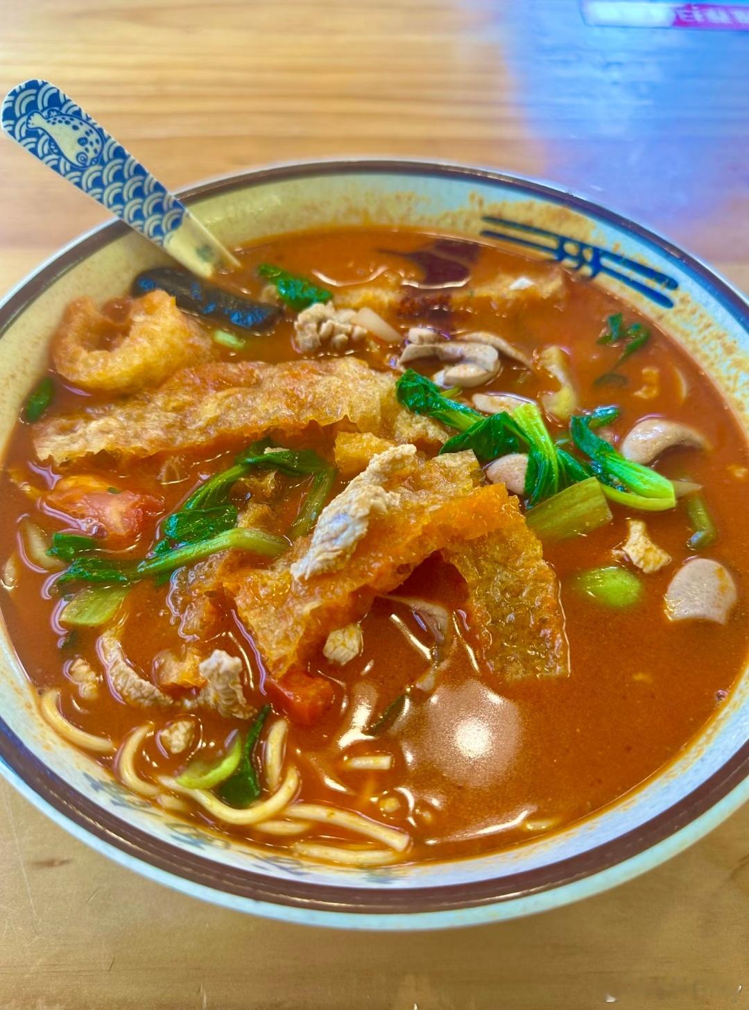 中午就吃公司楼下的皮肚面，味道还不错