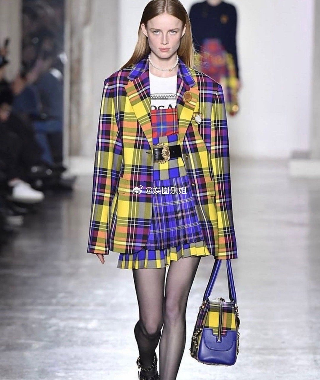 胸衣外穿鼻祖｜Versace FW 2018Versace 2018秋季系列，七