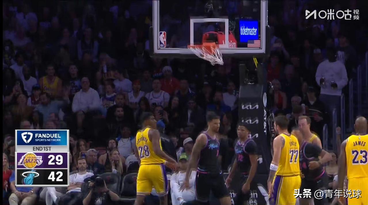 真累了！湖人让热火首节轰42分！

今天，湖人队将背靠背挑战热火队。赛前，出战成