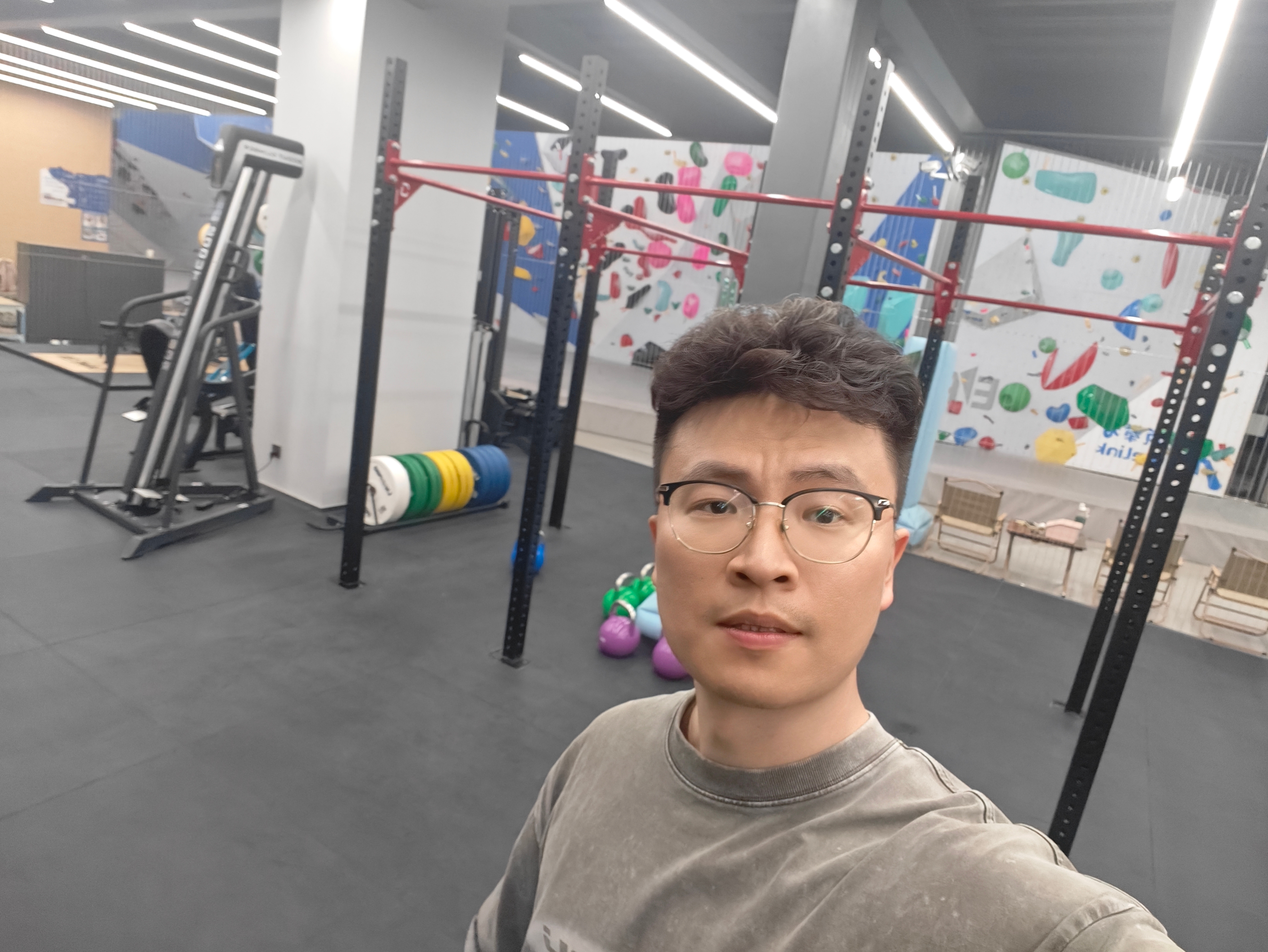 健身房机激活一下自己，再回去继续卷[加油] ​​​
