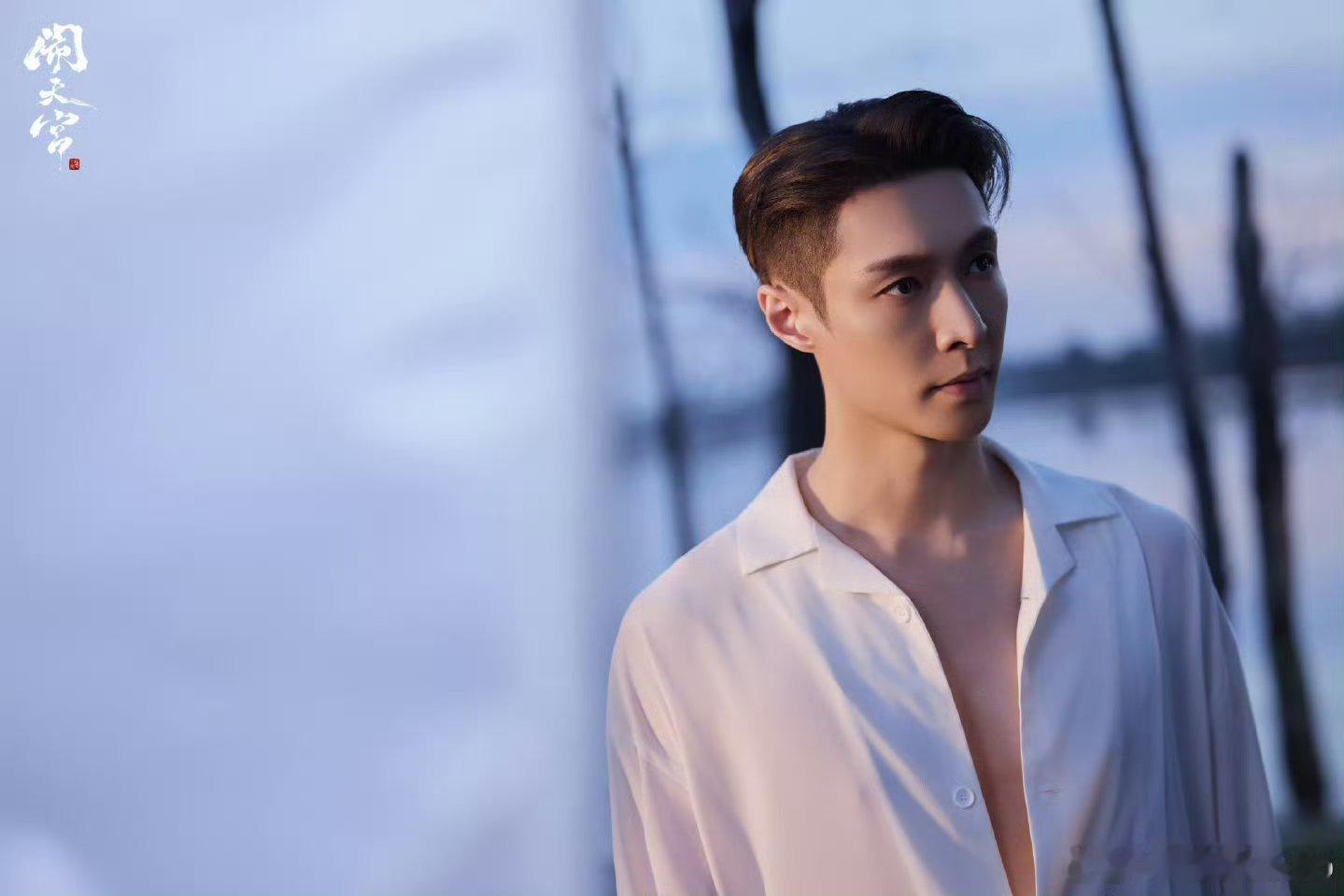 张艺兴将参加12月13日和14日举办的EXO粉丝见面会。lay 我的白月光[泪]