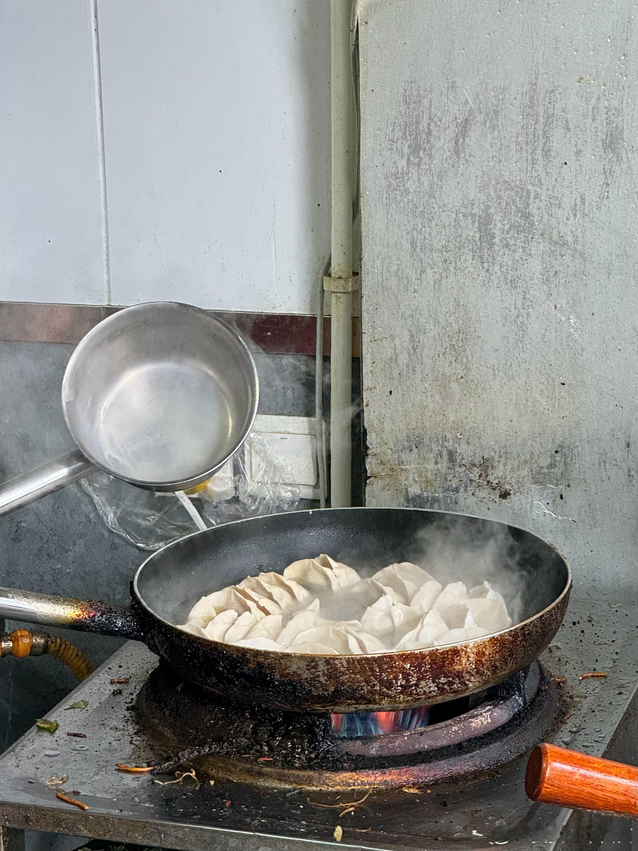 早☀️今天送完安姐又去周末骑手认证的那家早餐店啦，老板为了追求好的口味，里脊是现