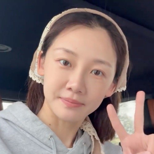 苗苗郑恺搬家幸福快乐就好啦，搬到哪都无所谓，只要是自己喜欢的生活方式就行了[鼓掌