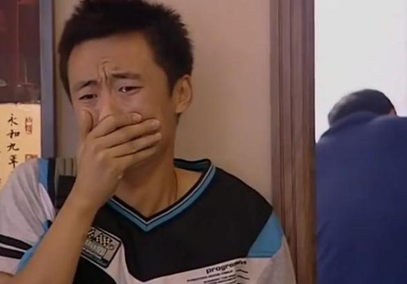 一直到现在很多人都会奇怪，为什么13年前的《魔幻手机》男主会是我们并不熟悉的李滨