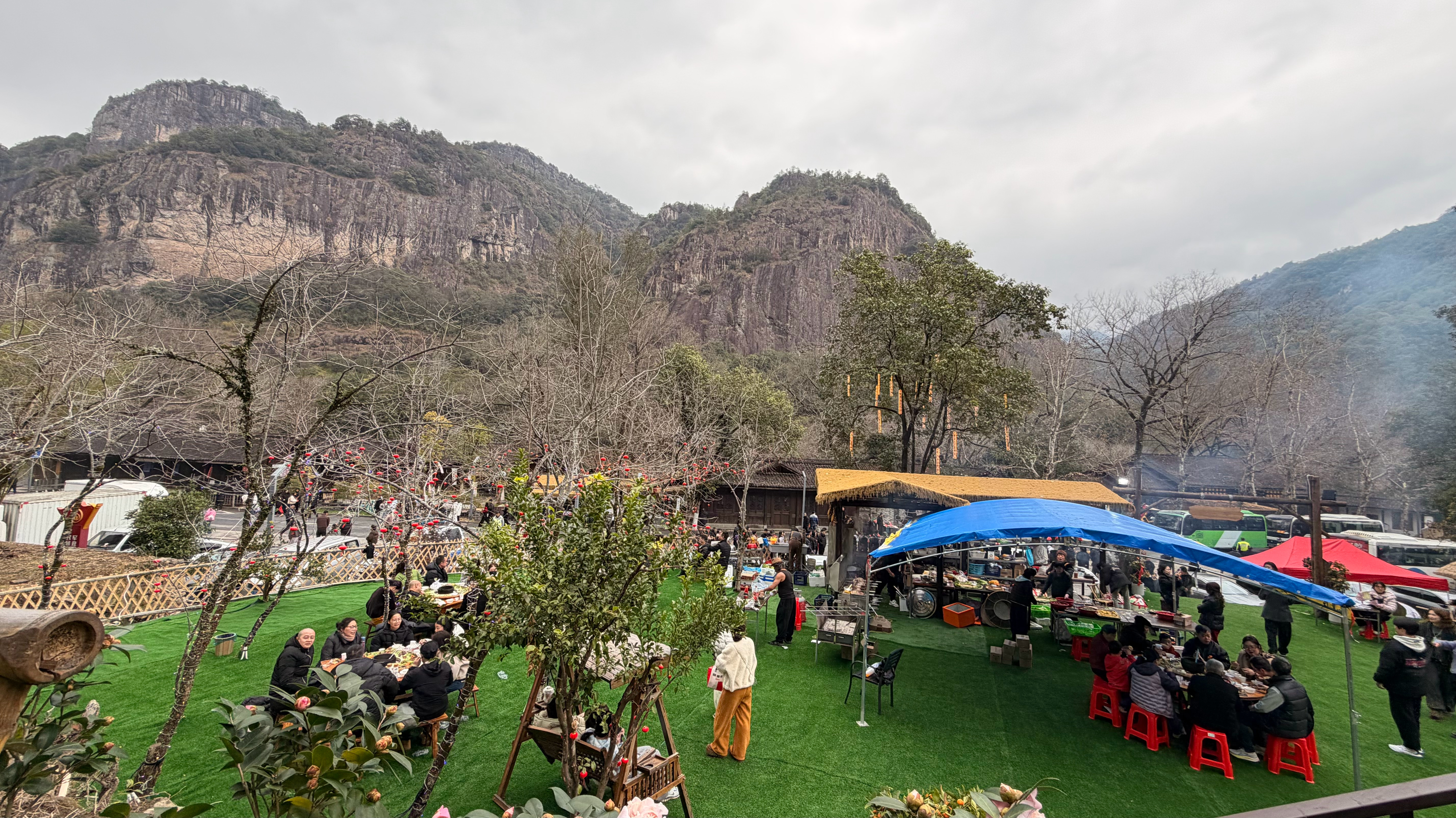 马年第一条微博还是热闹啊，哪里都是人，以及随处可见的新能源 温州·楠溪江