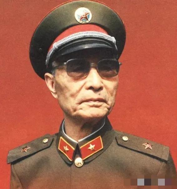 1975年，张爱萍落难，妻子李又兰找到粟裕，希望他能帮忙说情。谁知，粟裕摆了摆手