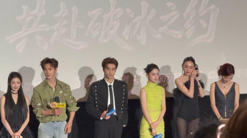 张萌爆料李昀锐张康乐穿老头衫 张萌爆料李昀锐张康乐穿老头衫，露肤度太绝！健身身材