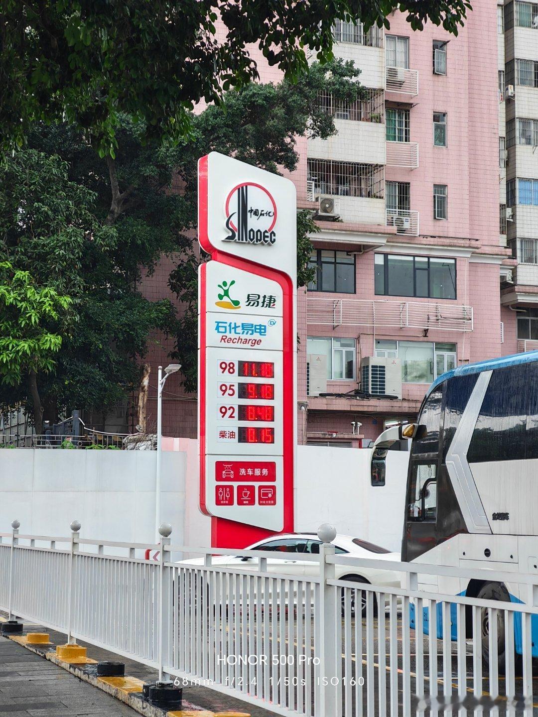 在旗舰9系车型全面普及之后，中国汽车开始进入了个性化市场：全新GT、轿跑、越野各