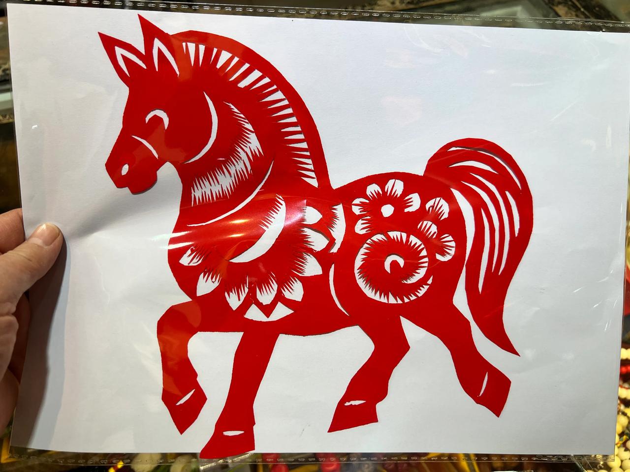 中国的剪纸有哪些特点呢?