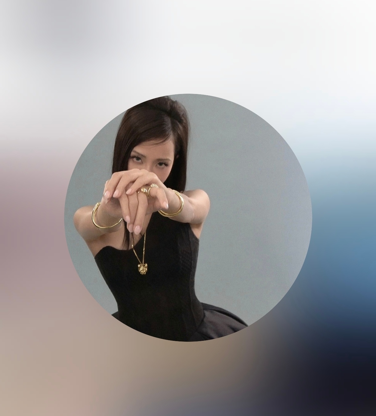260825 金智秀IG更新头像✨女帝亲临欧尼好帅的眼神