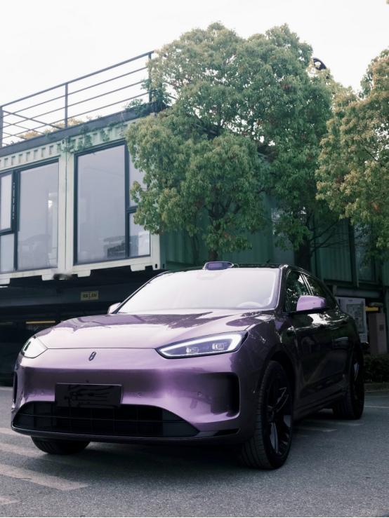 我们那里的孩子高考完的第一件事就是报名学车，前两天我们家里的妹妹还没考完试呢，也