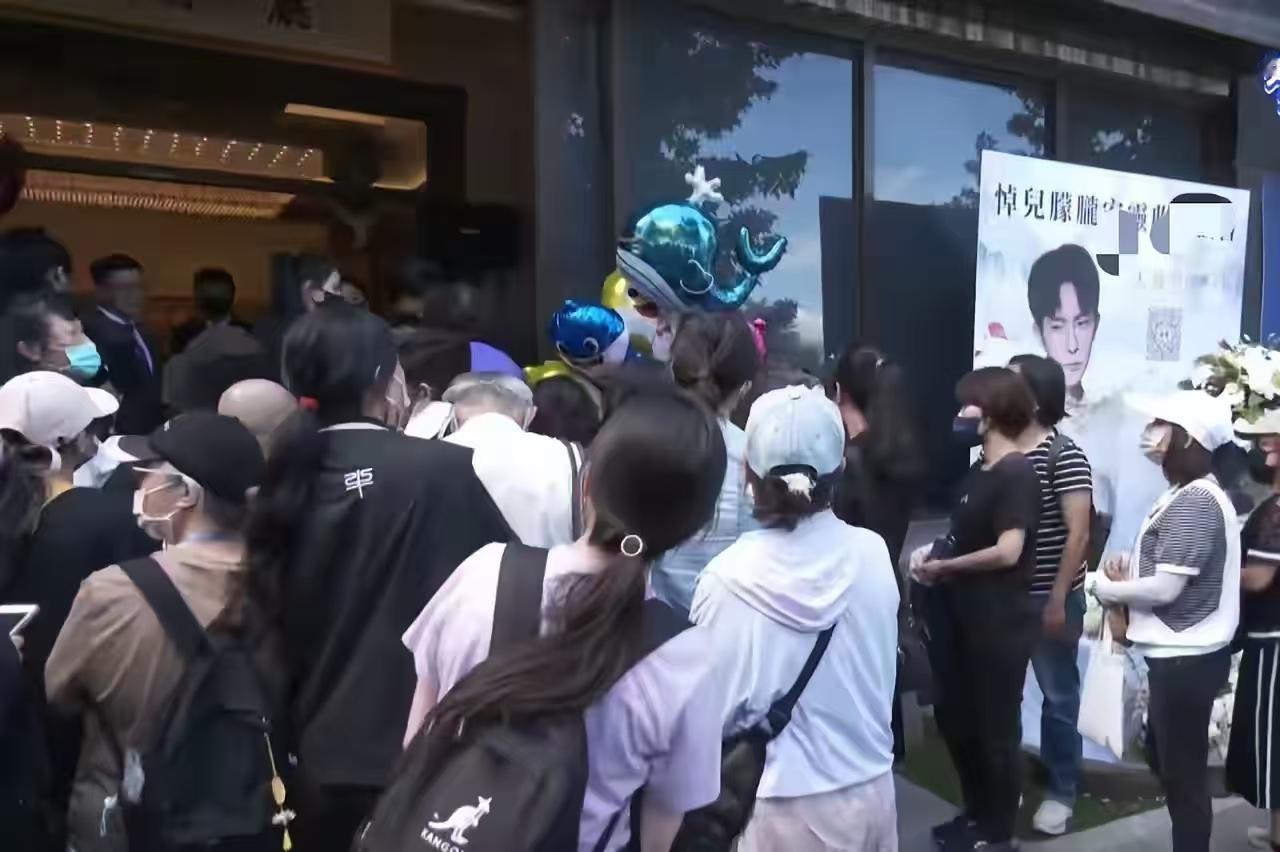 路人粉也被孙爸爸戳中泪点了，这哪是痛心啊，分明是深入骨髓的后悔！
 
干干净净的