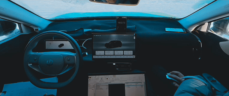 零跑B10硬核冬测   重新定义SUV价值标准  零跑不愧是唯二盈利的新势力，技