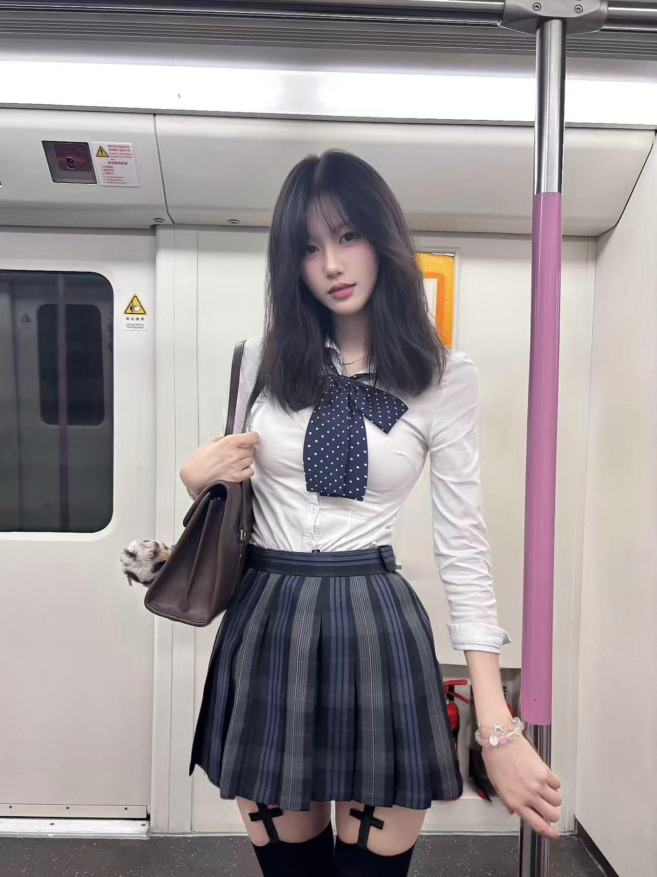 接纳自己，是每个人的必修课。 有时候，我们极易发现别人身上的闪光点，却总是死死抓