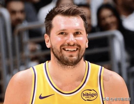 东契奇近4战场均40.3分9.5板7.3助，三分命中率44.6%

3月13日消