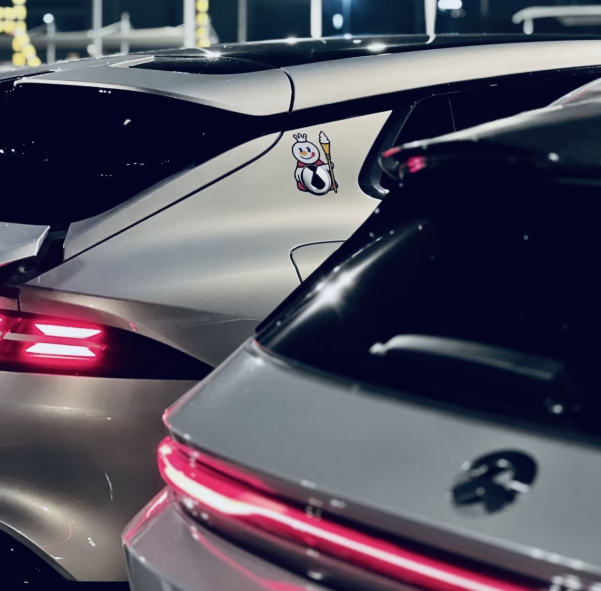 腾势车标好适合蜜雪冰城，我已经忘记雪王的肚子长什么样了