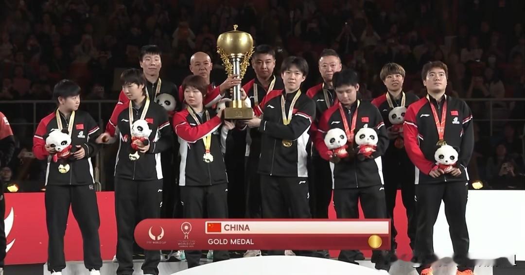 国乒又击败了日本队拿下了混合团体世界杯冠军，真高兴呀！

看看吧，中国国旗在成都