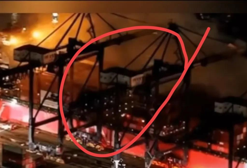 今天凌晨，网上突然传开说日本的船在美国爆炸了。说是一艘从东京出发的货轮，到洛杉矶