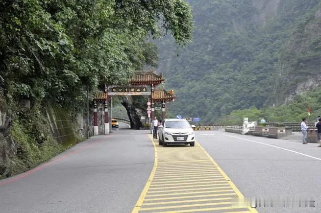 南横公路一家五口坠谷！父亲生死救援未归，3人失踪真相曝光
 
2025年7月30