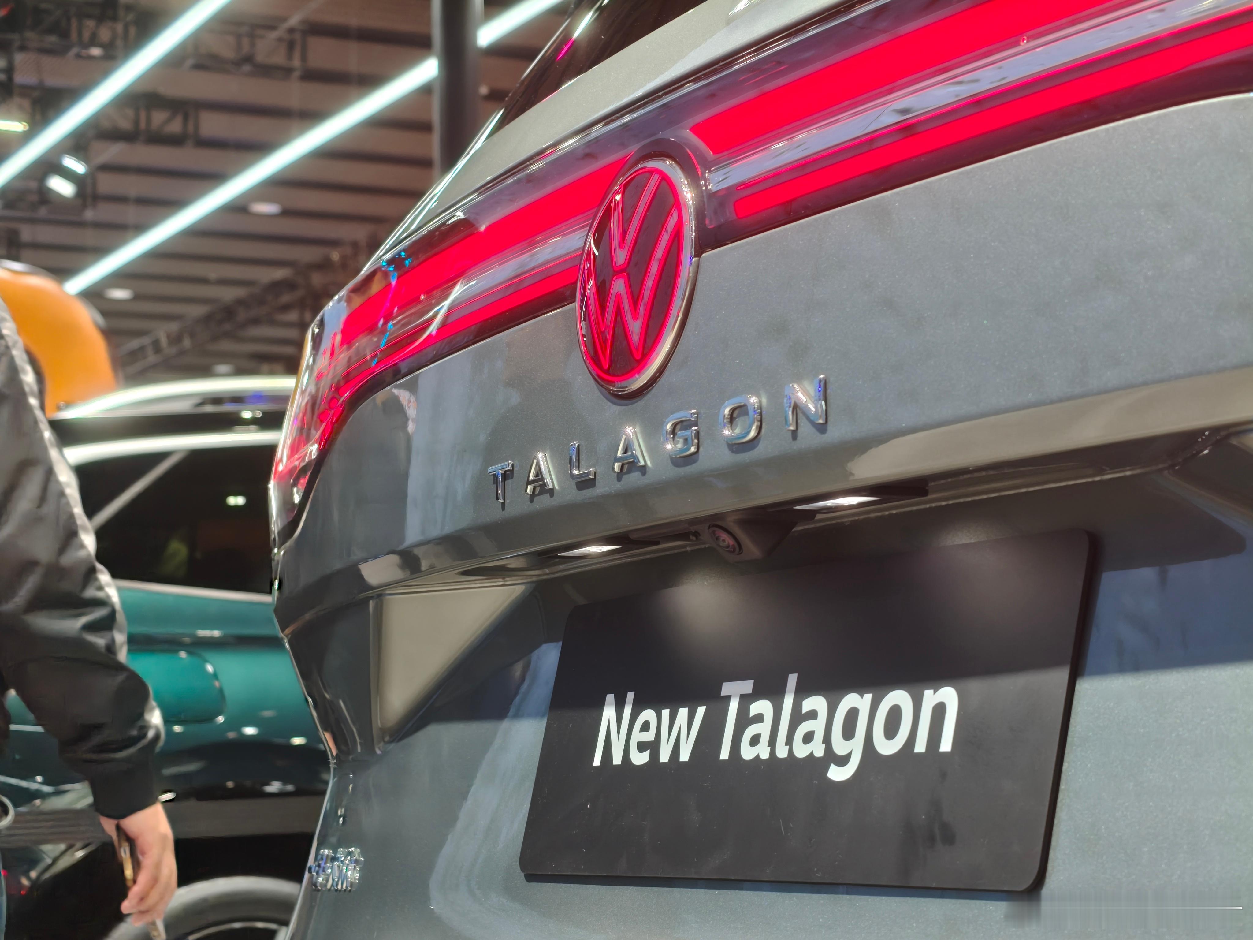 一汽-大众放大招，全新揽巡、探岳L PHEV亮相广州车展今年广州车展，一汽-大众