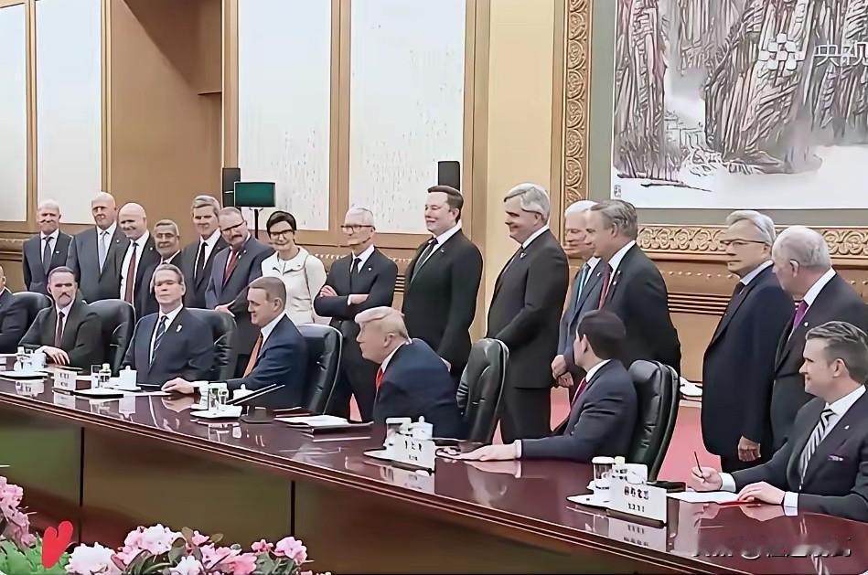 这次美国商界如此大规模的随访，可不是来施舍的，也不是来援助的，他们是来求生意，求