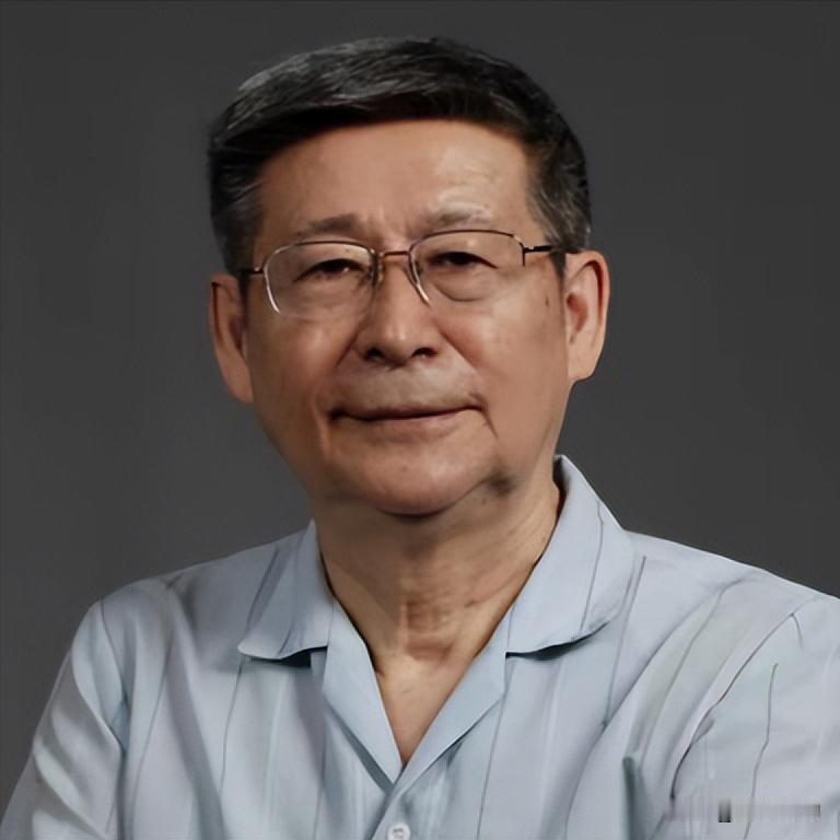 40多年前，高考卷子没有选择题，全是文字题，很不公平、科学。但多亏了一个人，才让