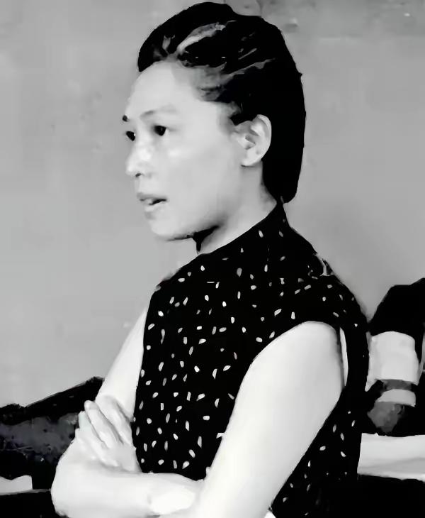 1933年南京，中统总部的地下室日日传出酷刑惨叫。死牢里备受折磨的，是后来汪伪7