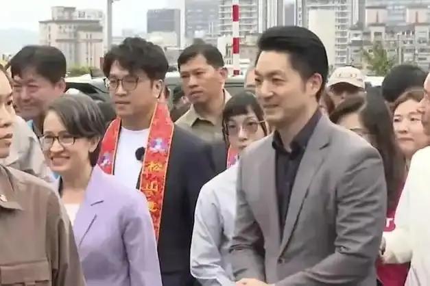 沈伯洋对战蒋万安，如果让你投票，选谁？4月27日，中国台湾网消息，在25日台北市