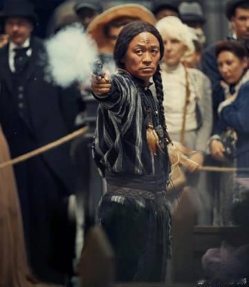 我们每个人都是魔术师 《唐探1900》让我们感受到，不管身处何地，怀抱梦想的人都