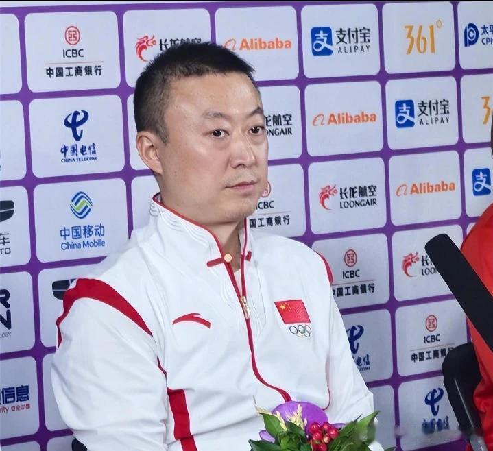 杭州亚运会女团是马琳第二次挂帅，帮助再次女乒拿到了亚洲大赛女团金牌，刘国梁、秦志