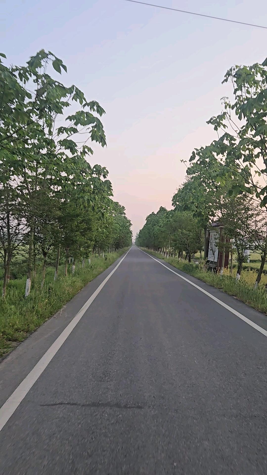 上一篇文章我写了江西上饶农村老家2010年新农村建设开始之后，同村或者是我认识-