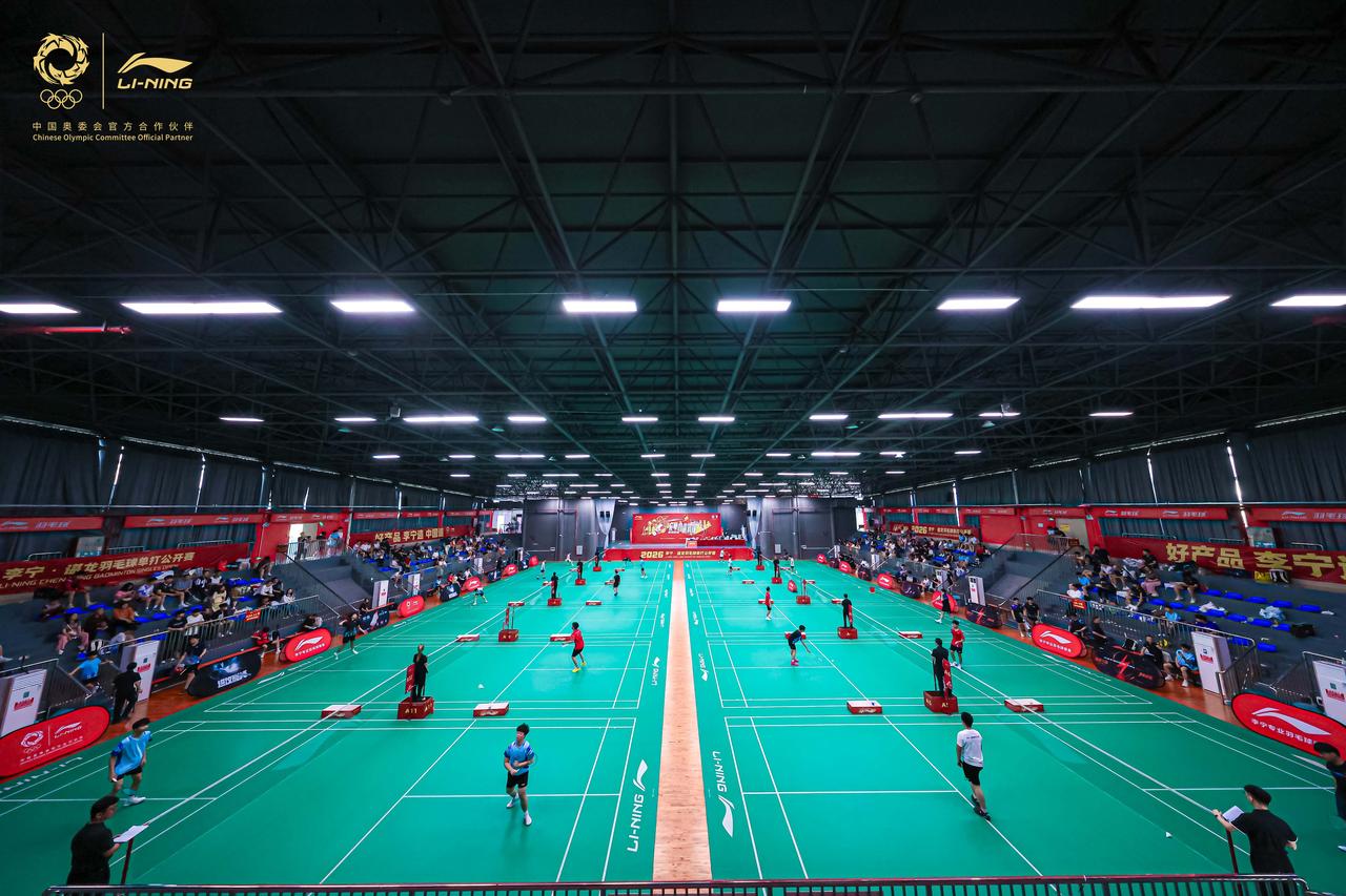 2026李宁•谌龙羽毛球单打公开赛佛山站
出手即真章！无单打不羽球
穿全套李宁赢