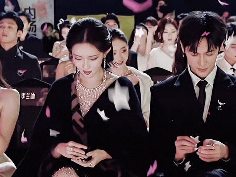 这俩好逗啊，正主边麦边打cpf，就知道今年得捂嘴！ 