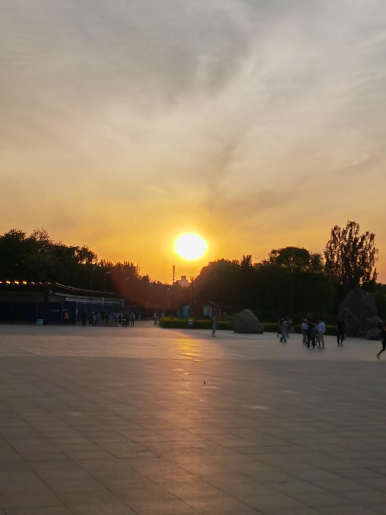 夕阳无限好，只是近黄昏。
