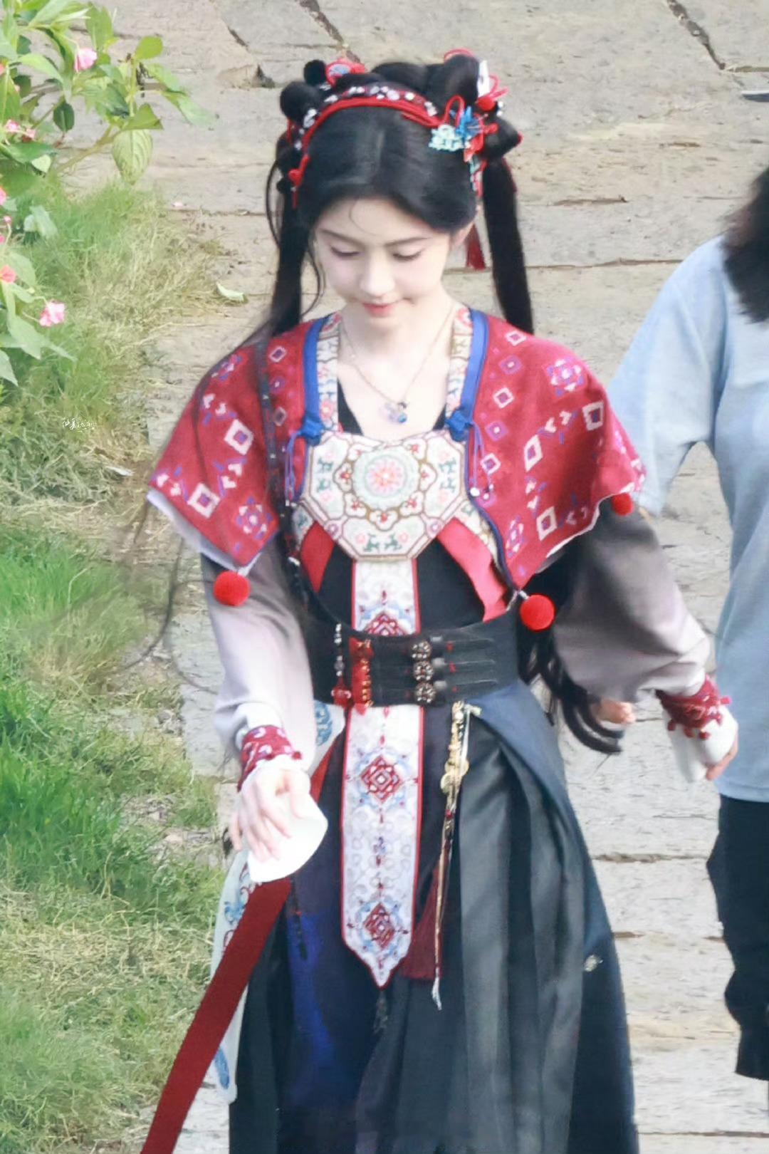 鞠婧祎《来战》双马尾造型新路透，好可爱元气[期待] ​​​