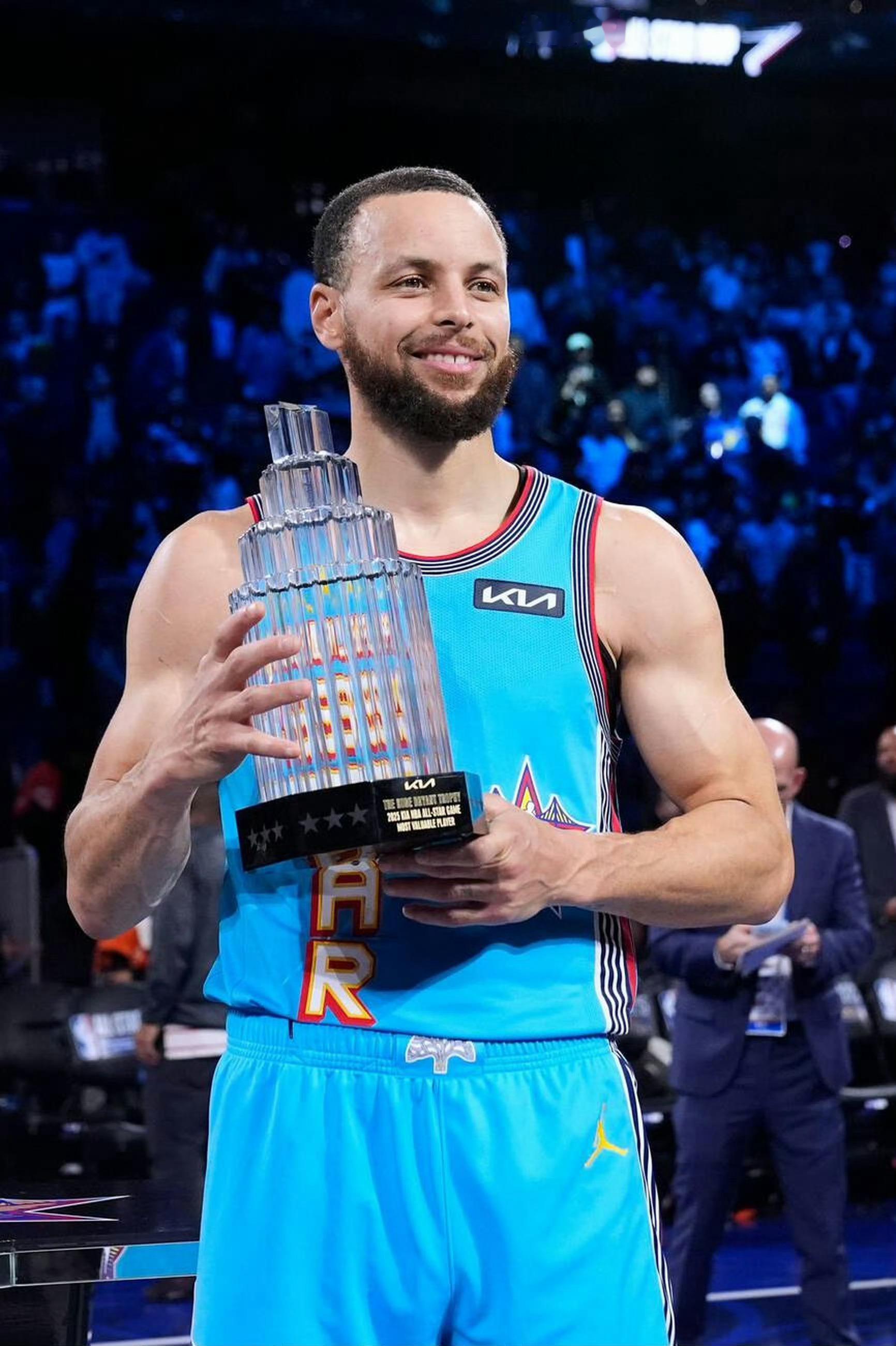 2025 NBA ALL-Star捧杯时刻🏆 🩵 💫库里超话创作官  专栏