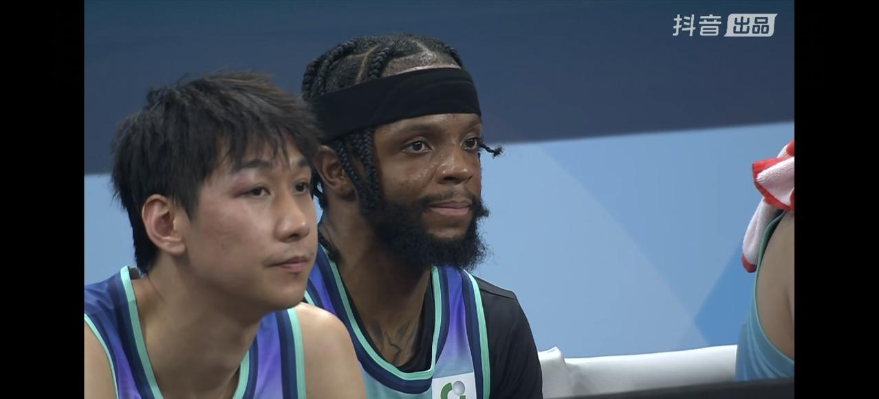 说实话，宁波男篮昨晚之所以，在第四节的最后两分钟内，被广厦男篮追上比分并强势反超