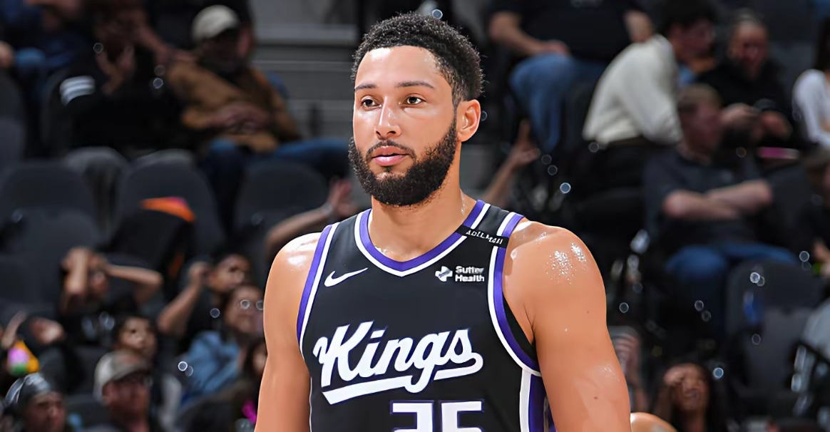 NBA常规赛还没正式开打，就一夜传来两大不幸消息：一是勇士队库里训练中无对抗情况