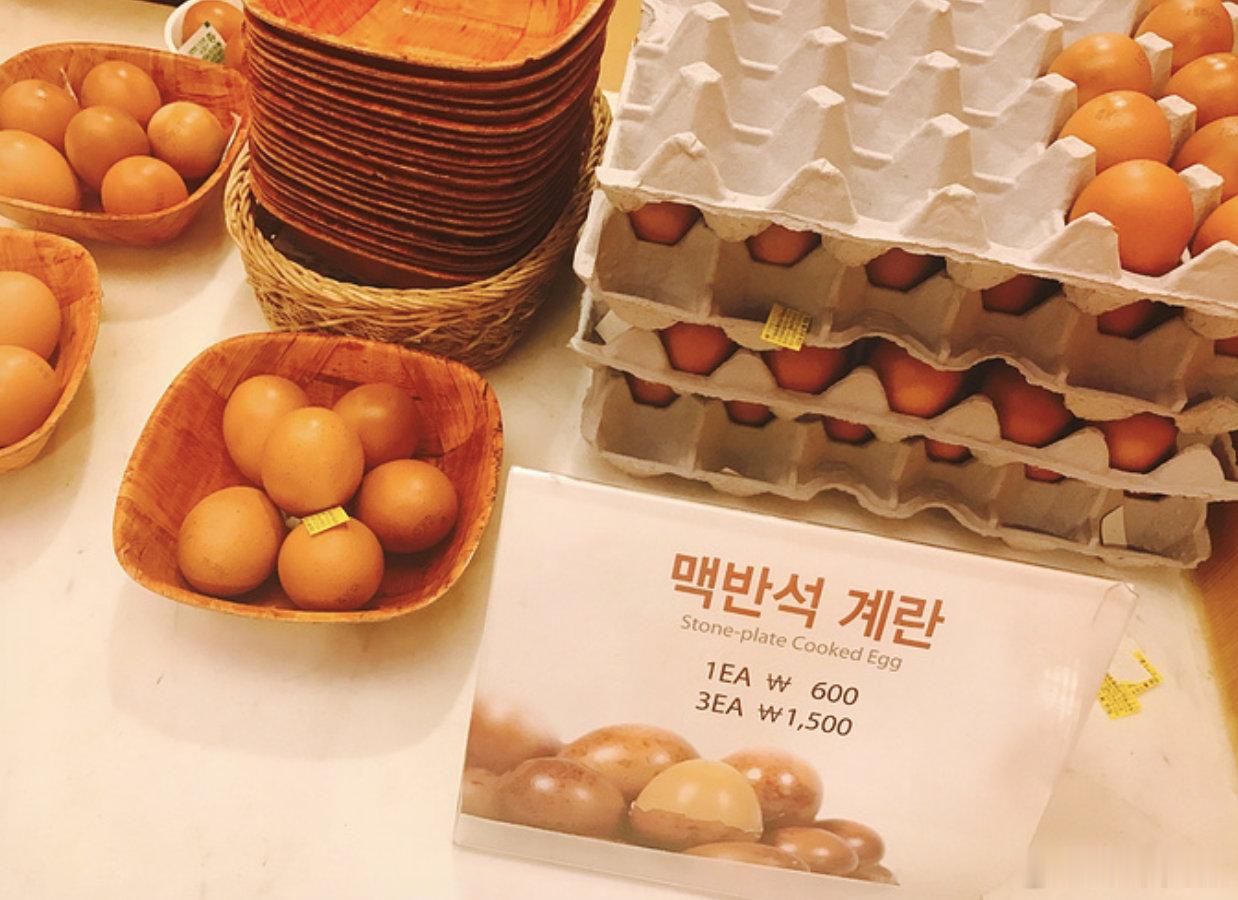 韩国高档鸡蛋首破5000韩元【韩国再现鸡蛋通胀】近日，韩国鸡蛋价格近期明显上涨，