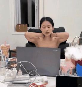 人生建议，上班最好不要穿抹胸！不然....... ​​​