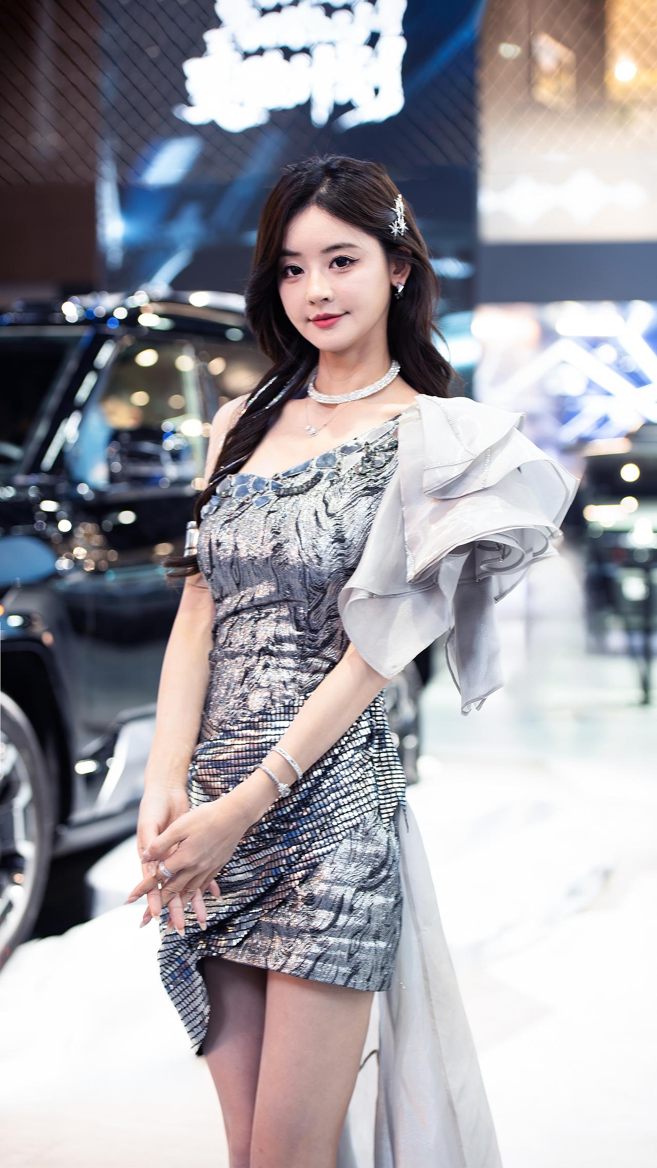 五月儿 高颜值美女 车展现场