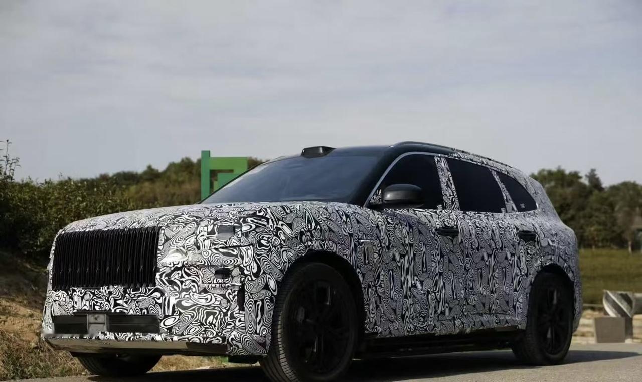 刚在群里看到极氪新车型极氪9S的消息，感觉还挺有意思。它内部代号“虎鲸”，类似极