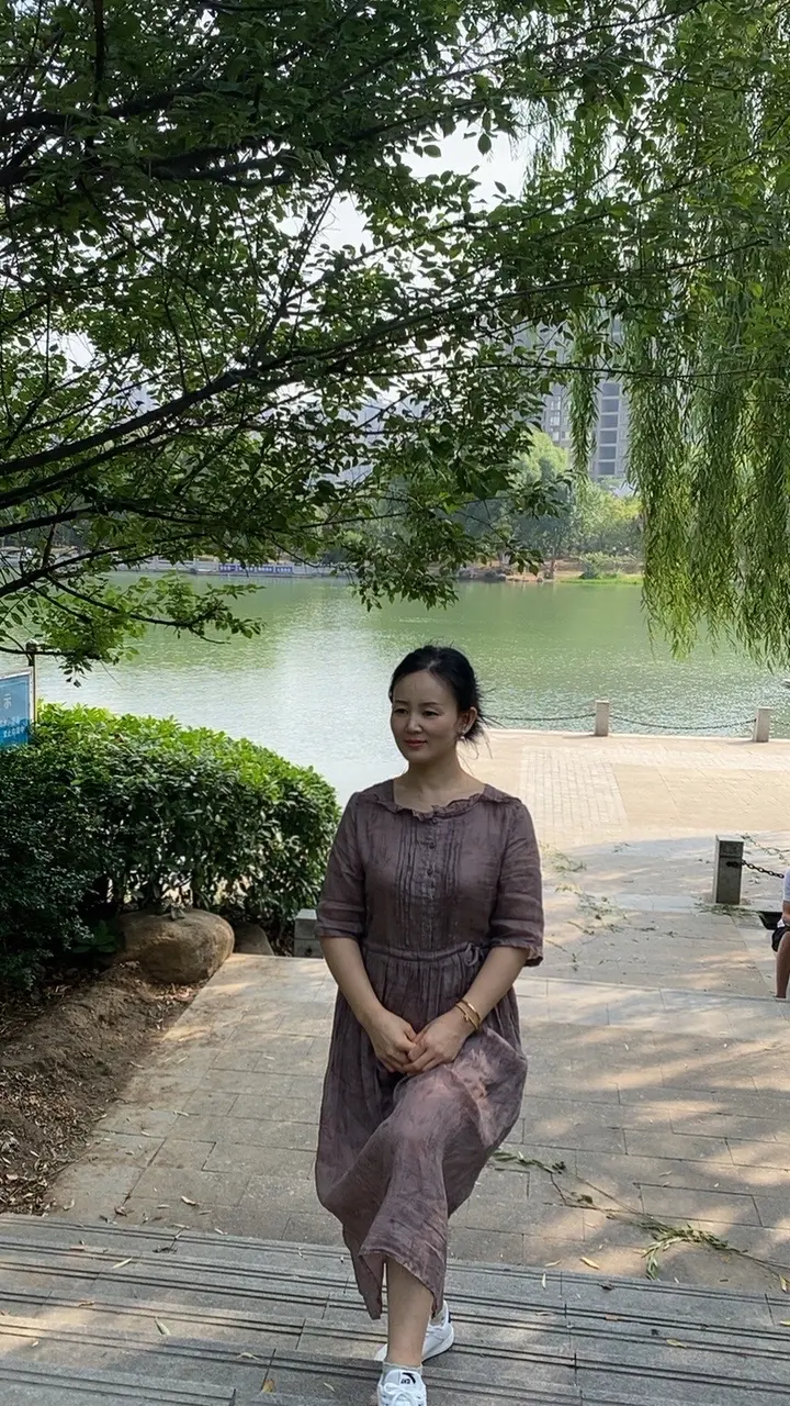 家中无浪子，财从何处来，这句话送给所有在外拼搏的朋友；一个家族想要繁荣...