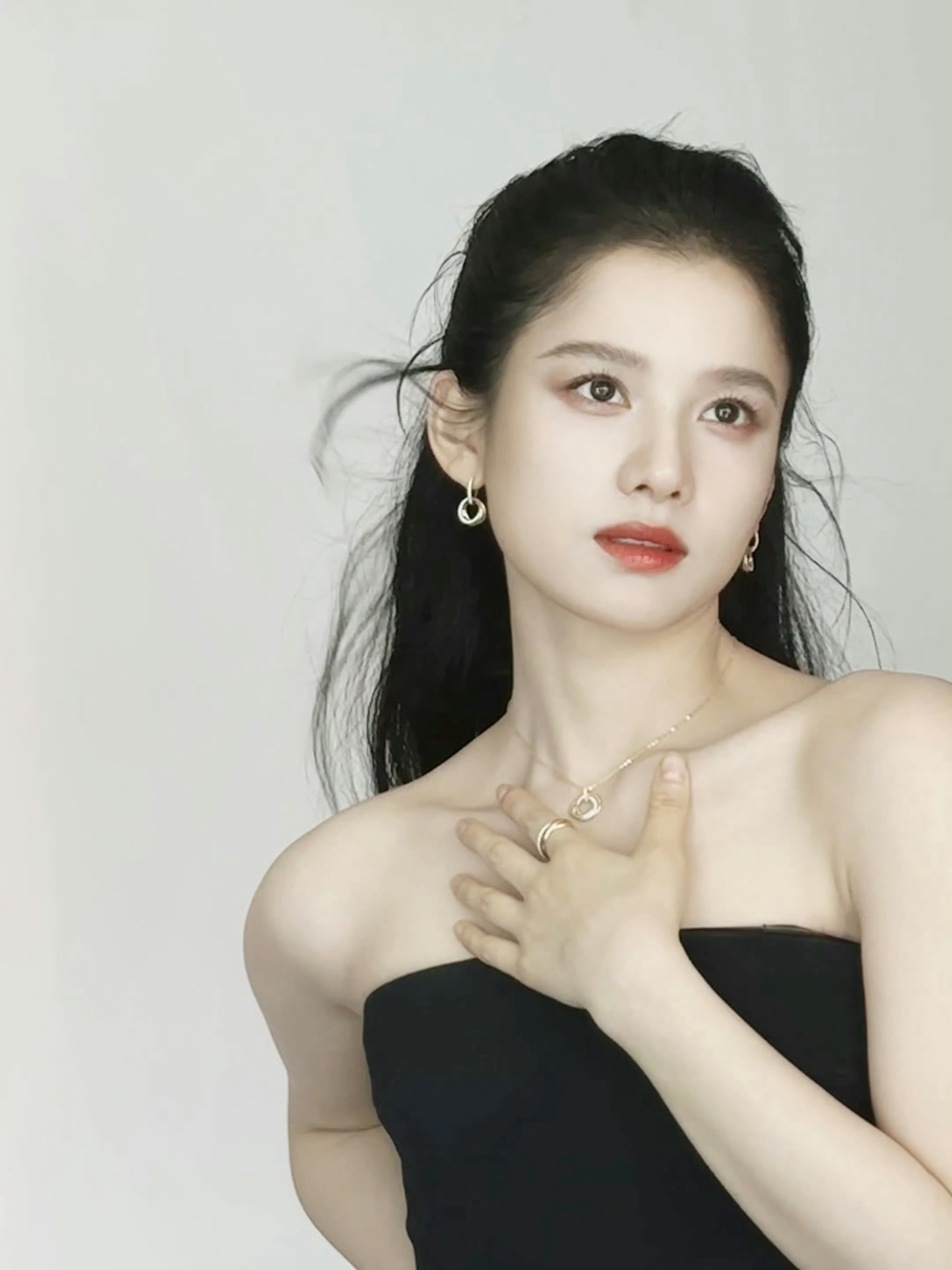 张婧仪 看得出她是公主👸🏻 ​​​