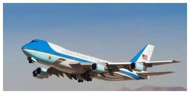 美国总统特朗普刚刚登上空军一号，前往以色列和埃及，与加沙签署历史性和平协议。特朗