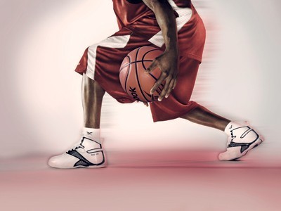Reebok  Still Talkin'  随鞋送笔可以在球鞋上表达 🔜 网
