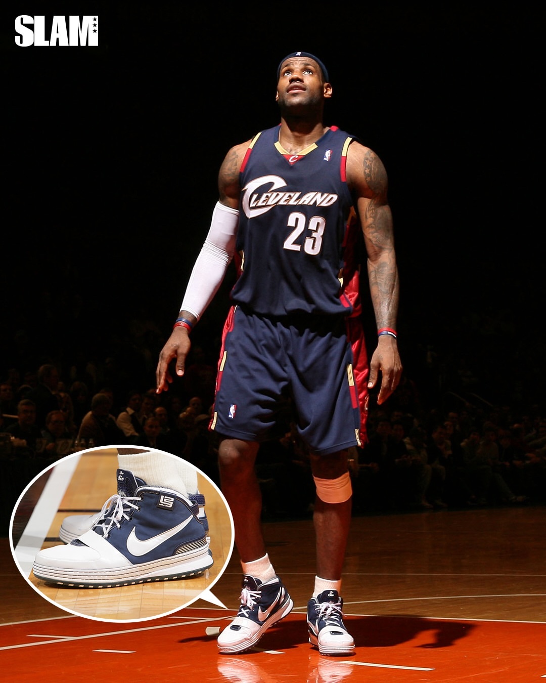 17年前的今天，老詹脚穿LeBron 6 在麦迪逊花园砍下52分。詹姆斯